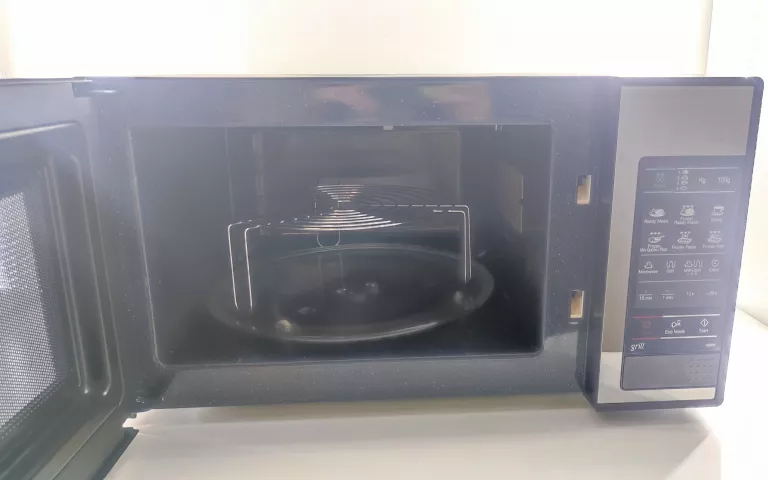 KUCHENKA MIKROFALOWA SAMSUNG GE83X