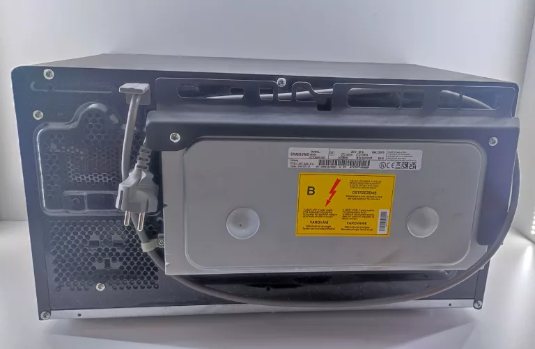 KUCHENKA MIKROFALOWA SAMSUNG GE83X