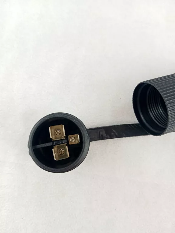 GNIAZDO ELEKTRYCZNE DO PRZYCZEPY 3 PIN, PLASTIKOWE