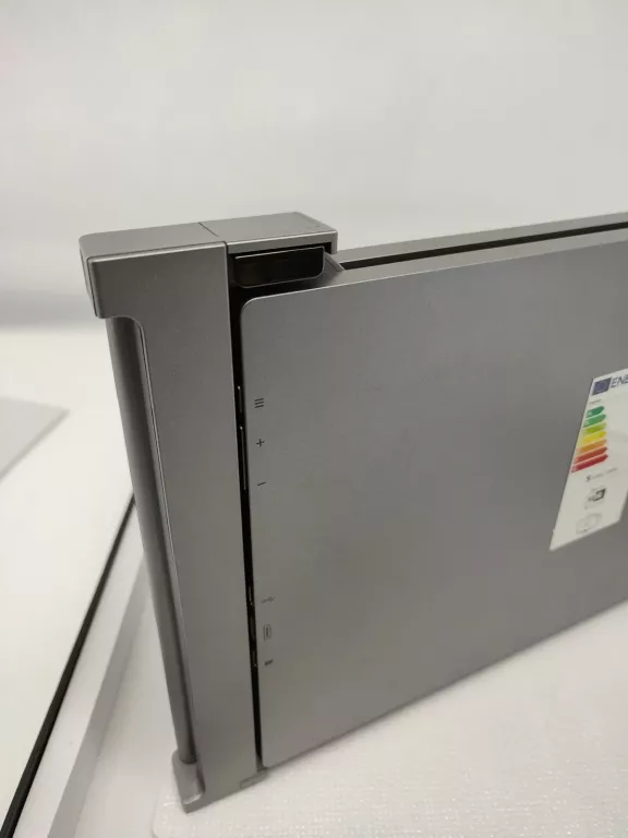 PRZENOŚNE MONITORY LCD 15" 3M1500S