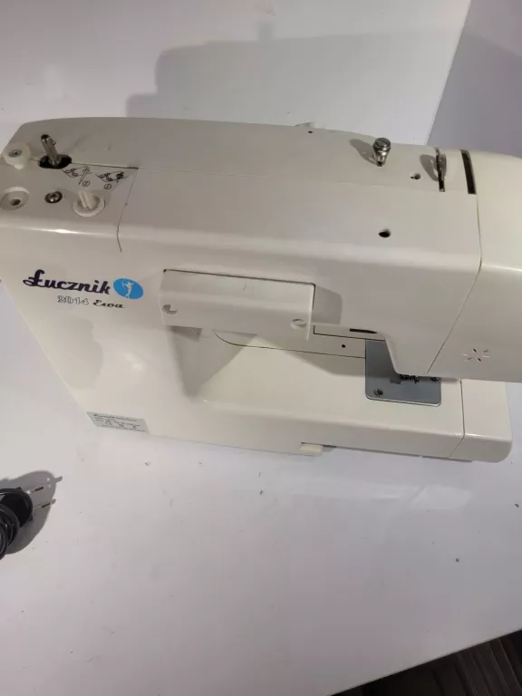 maszyna-do-szycia-lucznik-2014-ewa-kolor-dominujacy-bialy