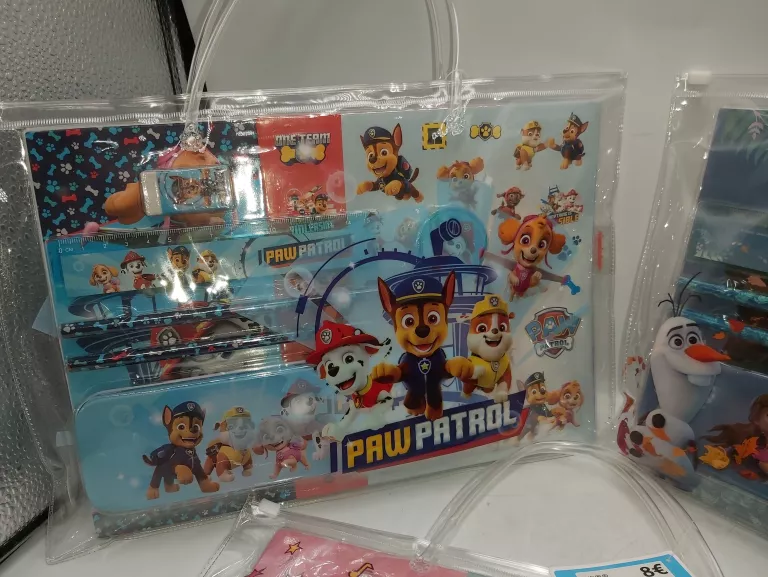 ZESTAW SZKOLNY ŚWINKA PEPPA, FROZEN LUB PSI PATROL