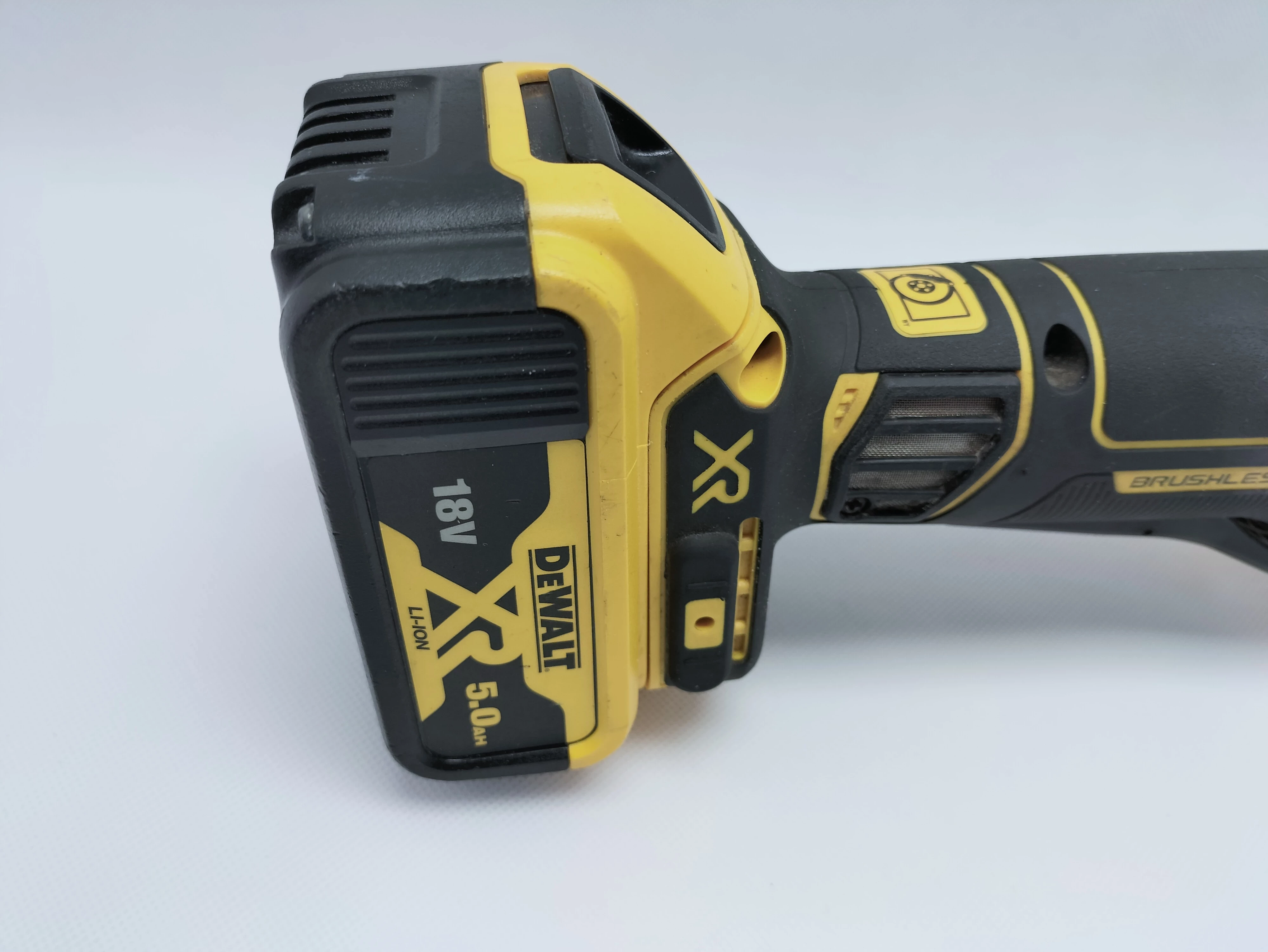 szlifierka-katowa-18v-dewalt-dcg406-ean-gtin-5035048683255