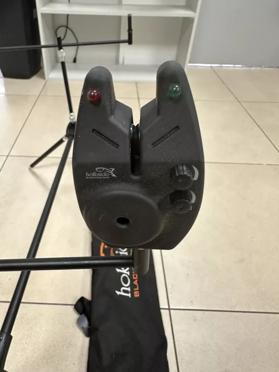 TRIPOD STATYW NA WĘDKI HOKKAIDO Z SYGNALIZATORAMI BRAŃ