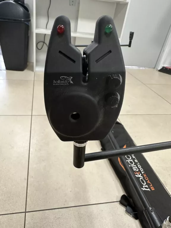 TRIPOD STATYW NA WĘDKI HOKKAIDO Z SYGNALIZATORAMI BRAŃ