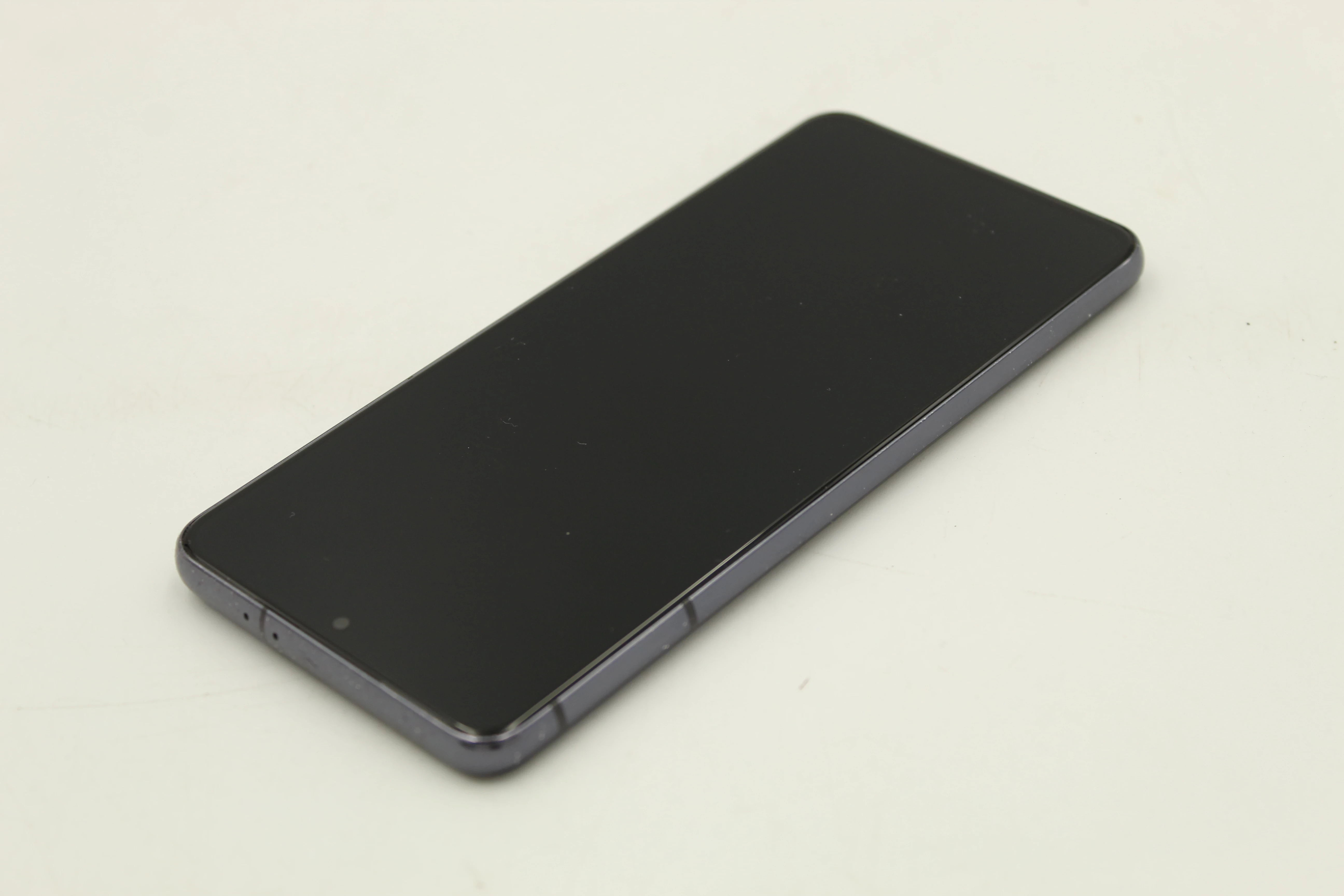 telefon-samsung-galaxy-s21-5g-typ-smartfon