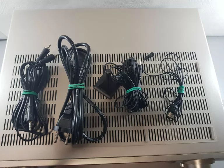 AMPLITUNER WIELOKANAŁOWY WZMACNIACZ STEREO DENON AVR-1509