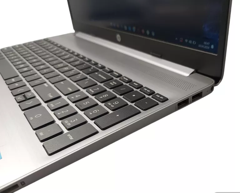 LAPTOP HP 250 G9 15,6" RTL8822CE 8/256GB/ŁADOWARKA