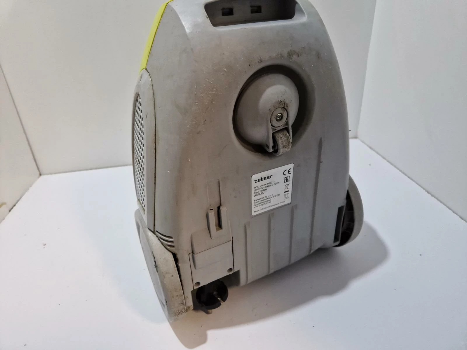 odkurzacz-zelmer-jozek-zielony-akcesoria-rodzaj-odkurzacza-workowy