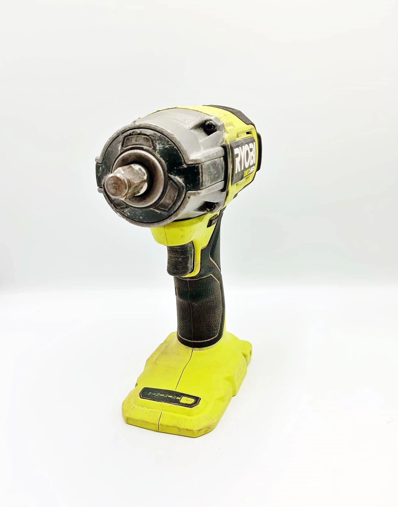 bezszczotkowy-klucz-udarowy-ryobi-riw18x-18v-one-900nm-marka-ryobi