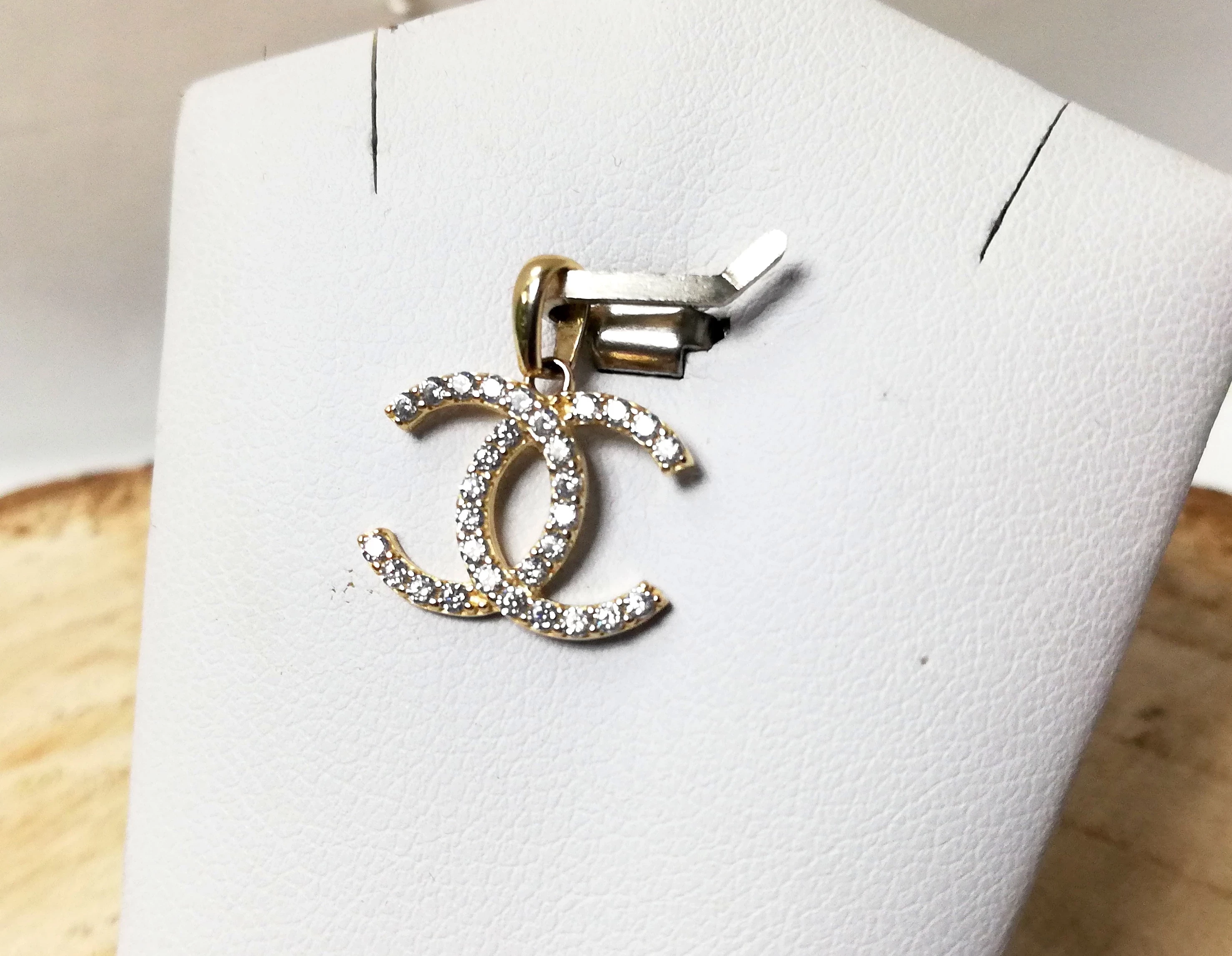 zlota-zawieszka-cc-z-cyrkoniami-104-585-3-maja-105-dabrowa-gornicza