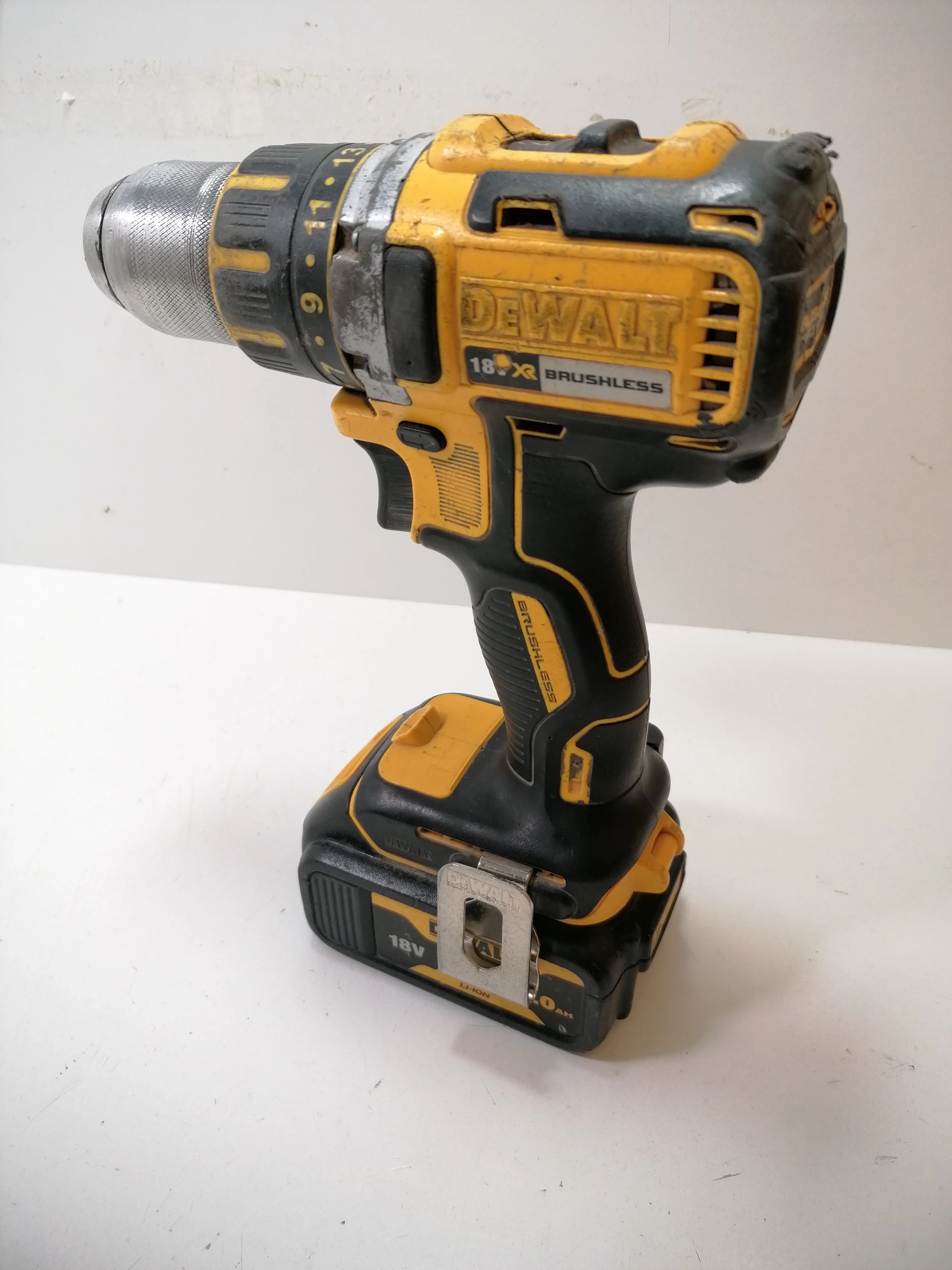 wkretarka-dewalt-dcd-790-akumulator-40ah-pojemnosc-akumulatora-40
