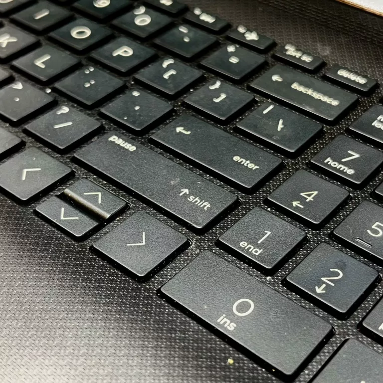 LAPTOP HP 15,6" AMD RYZEN 7 16 GB/ 1TB / KARTON