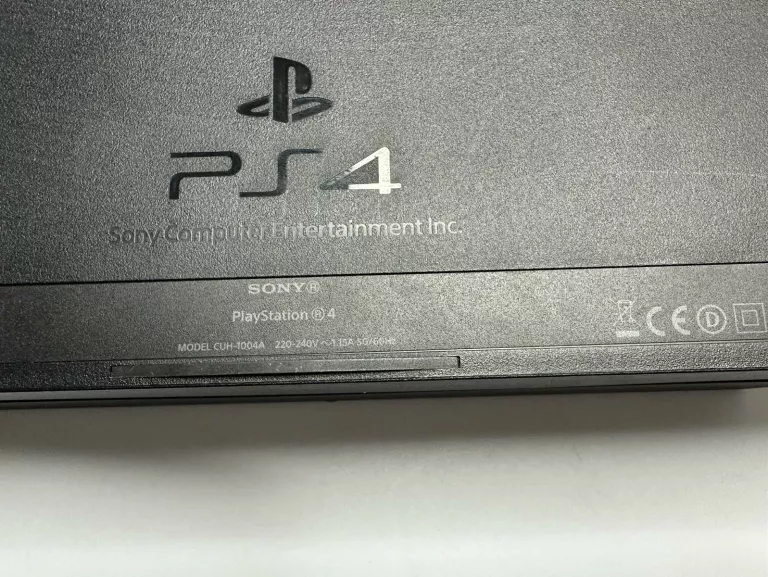 KONSOLA SONY PS4 CUH-1004A 500 GB.