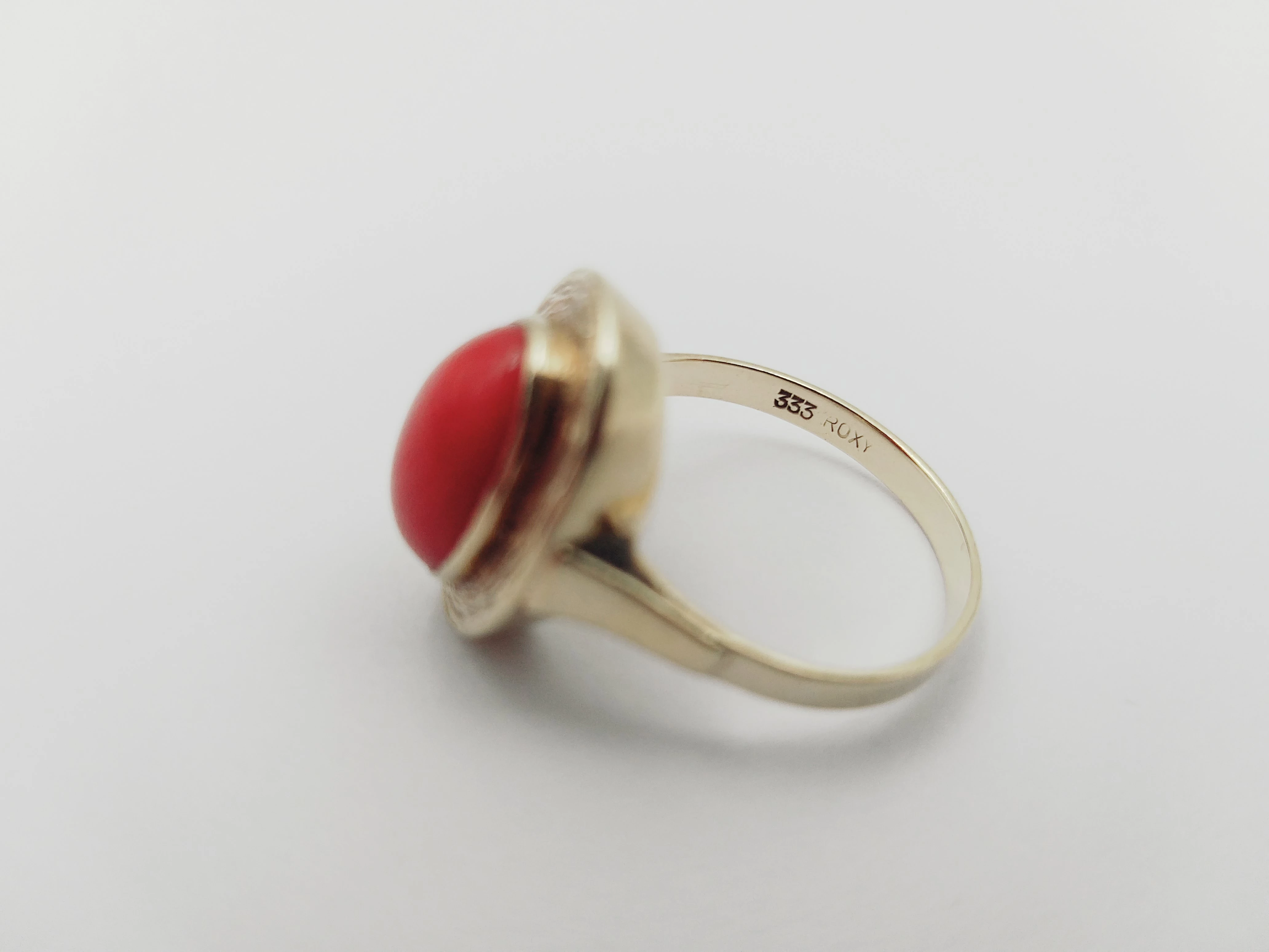 zloty-pierscionek-z-koralem-333-r16-254g-kamien-cyrkonia