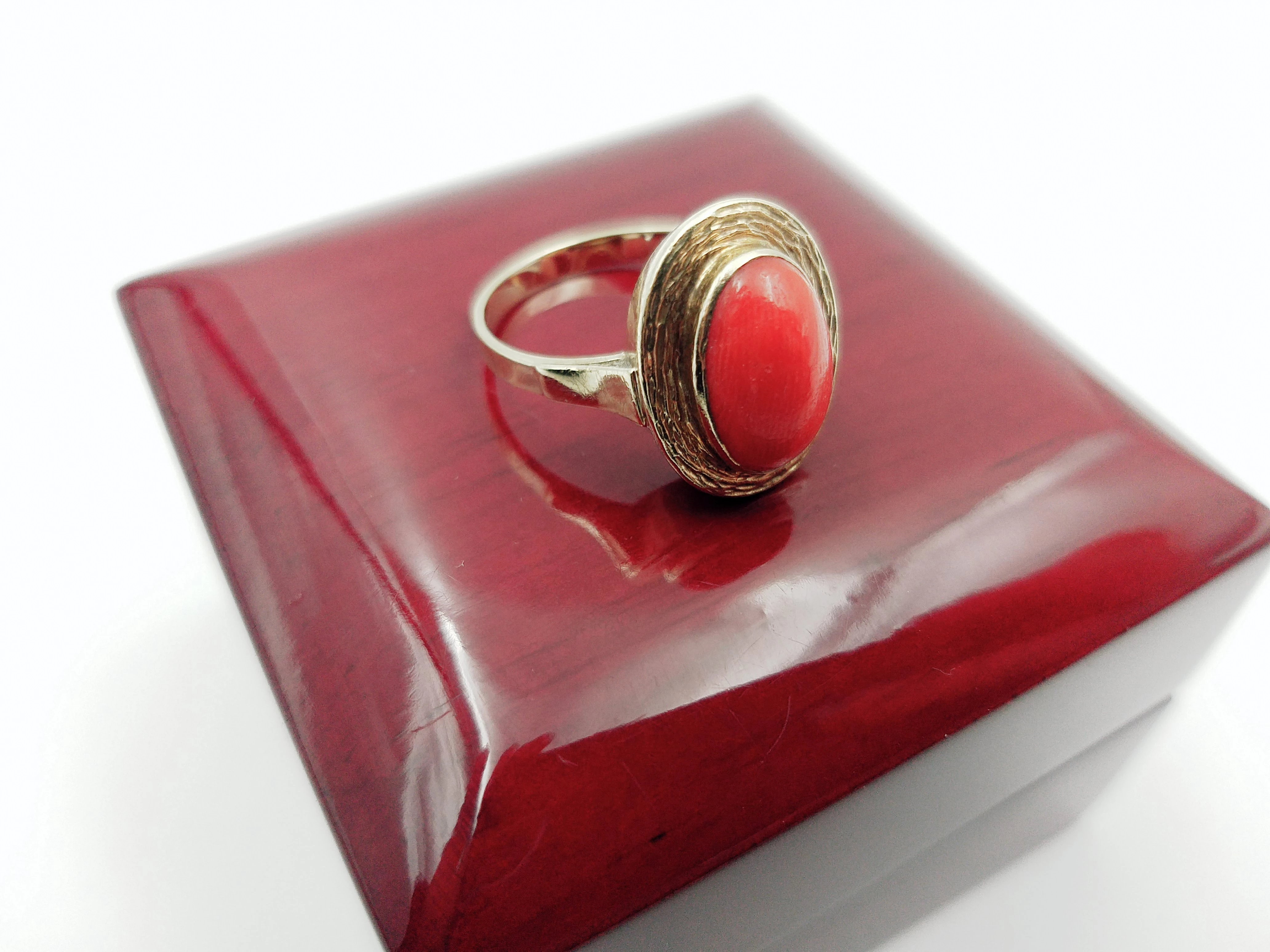 zloty-pierscionek-z-koralem-333-r16-254g-product-id-2d37f110-4a98-4495-854b-562a34bc1084