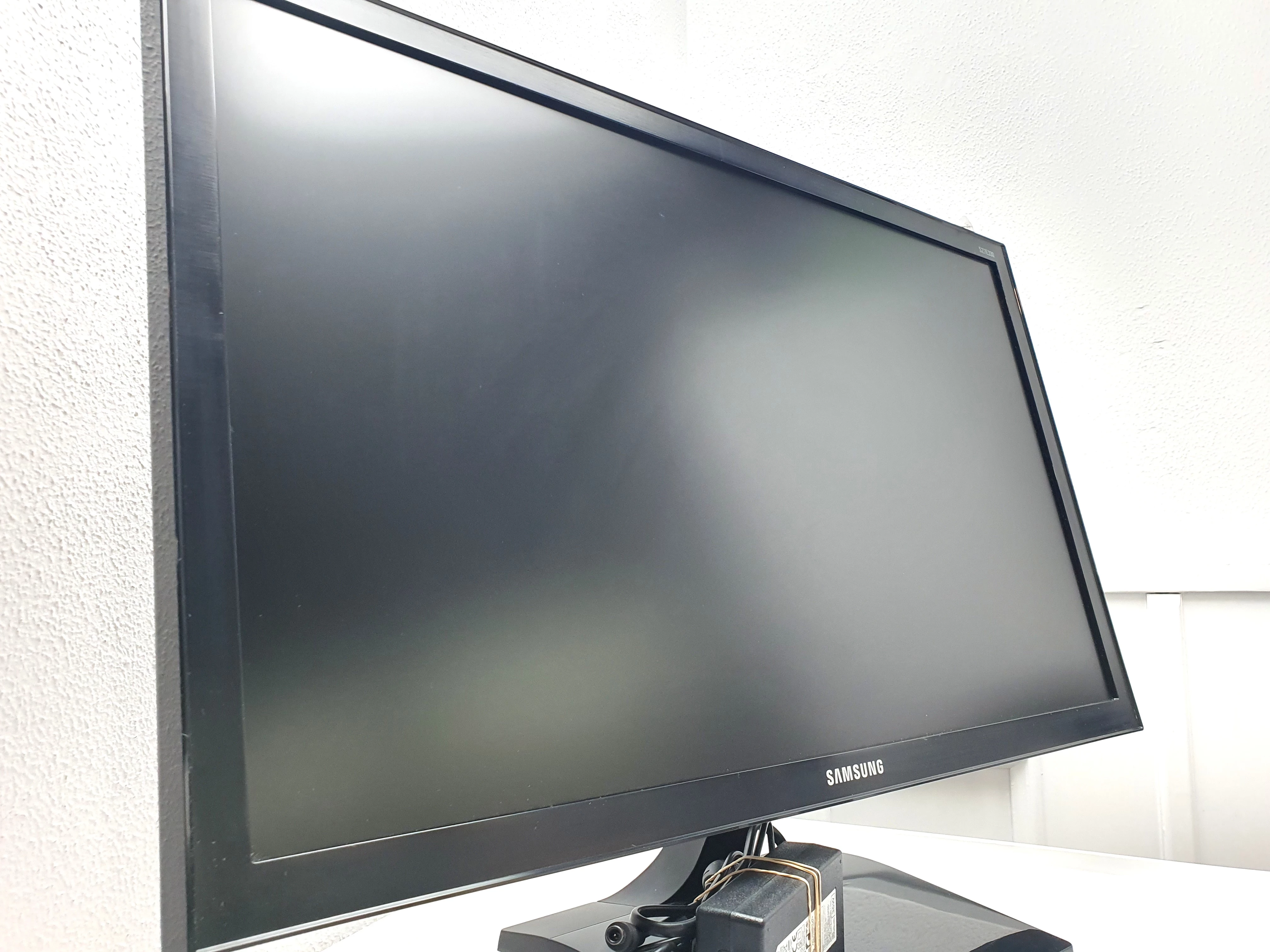 monitor-samsung-s27e330-rozdzielczosc-natywna-1920-x-1080