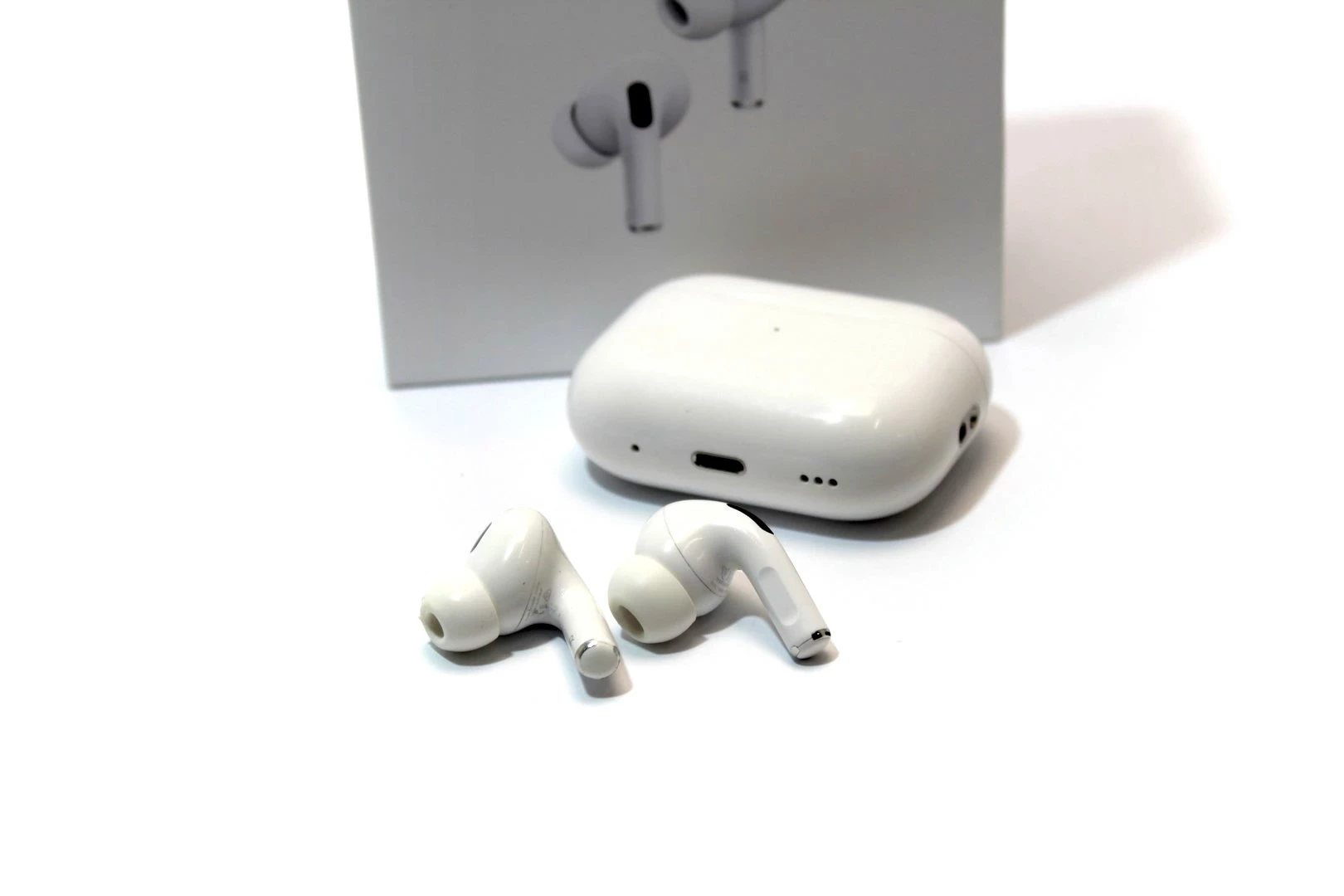 sluchawki-apple-airpods-2-pro-rodzaj-sluchawek-dokanalowe