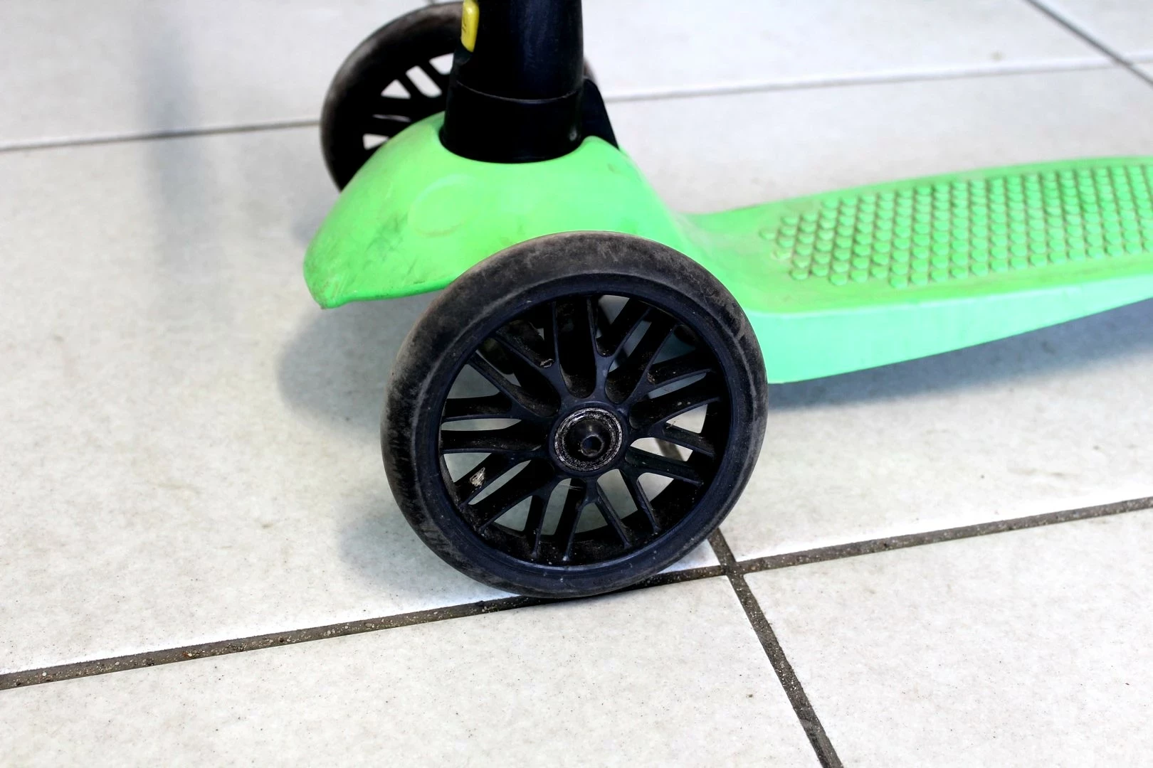 hulajnoga-trojkolowa-oxelo-decathlon-rodzaj-dzieciece