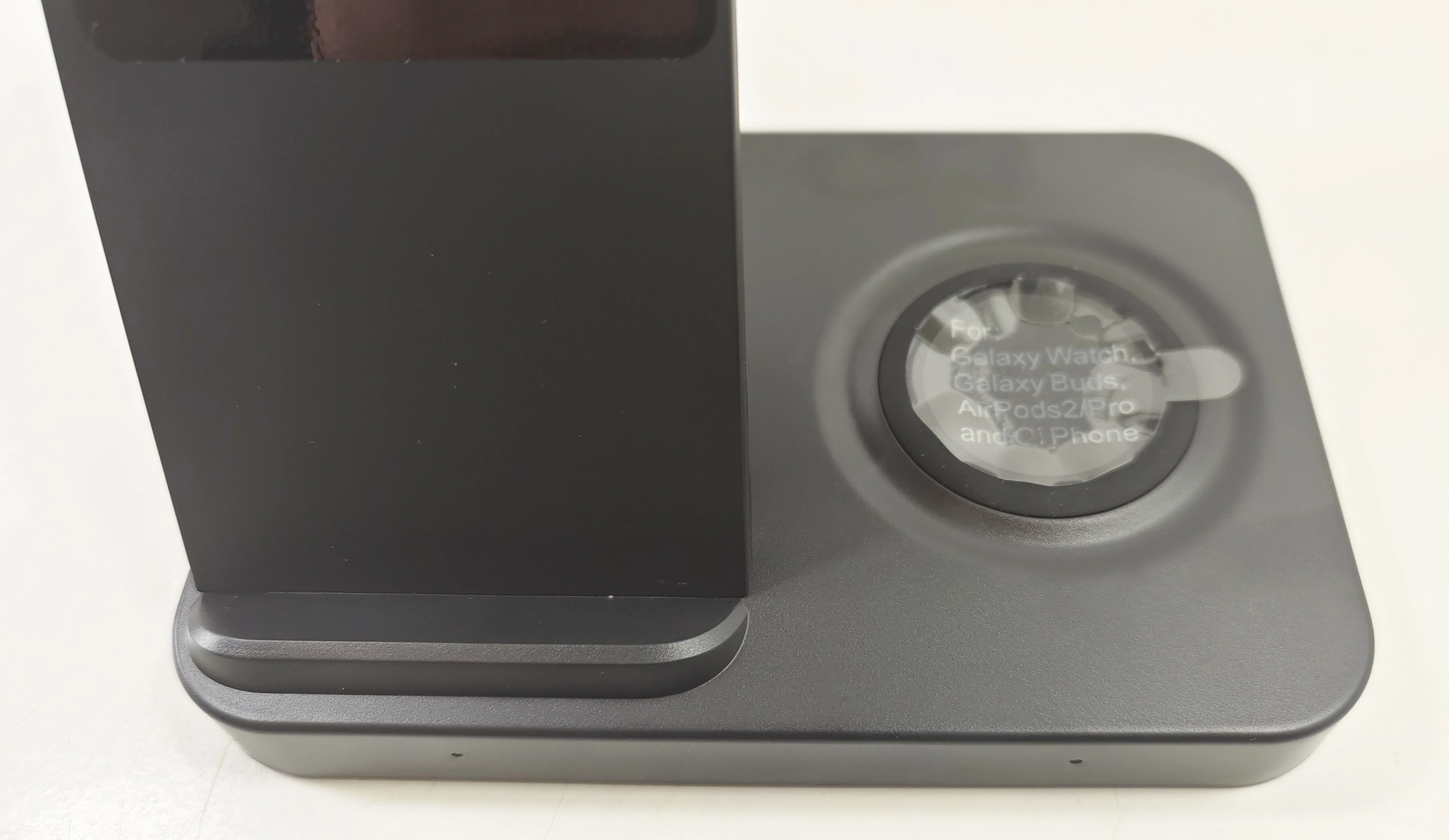 uniwersalna-ladowarka-bezprzewodowa-5w1-apple-samsung-15w-ean-gtin-8711332377631