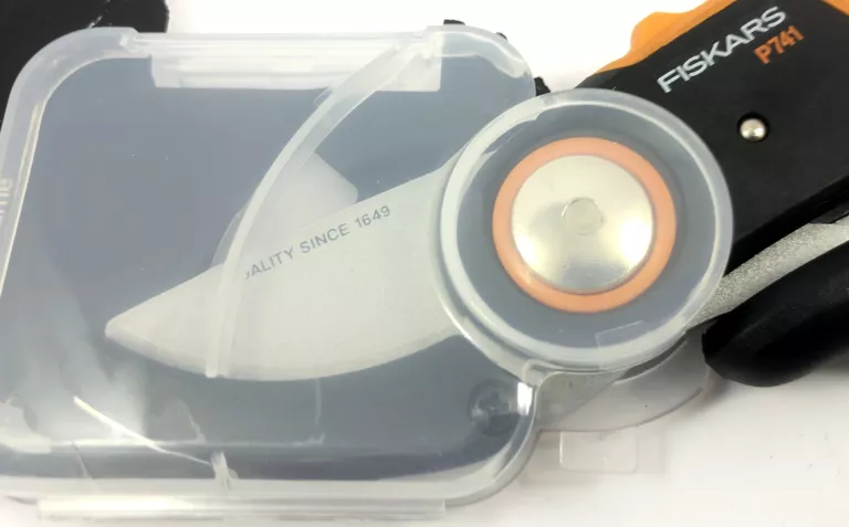 SEKATOR FISKARS P741
