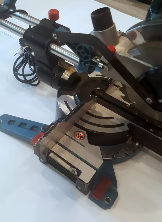 ukosnica-z-posuwem-erbauer-1400-w-216-mm-srednica-tarczy-216