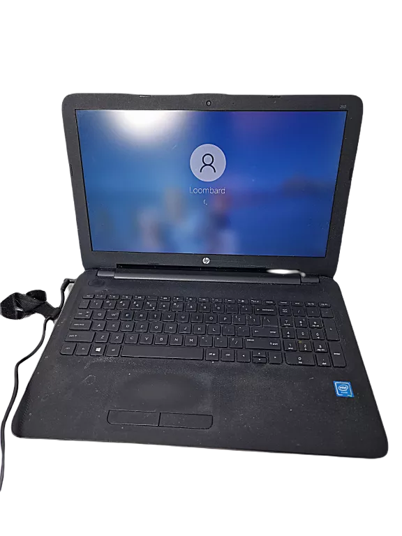 LAPTOP HP 250 G4 15,6" INTEL CELERON 4 GB/120GB(DROBNE PLAMY NA EKRANIE)