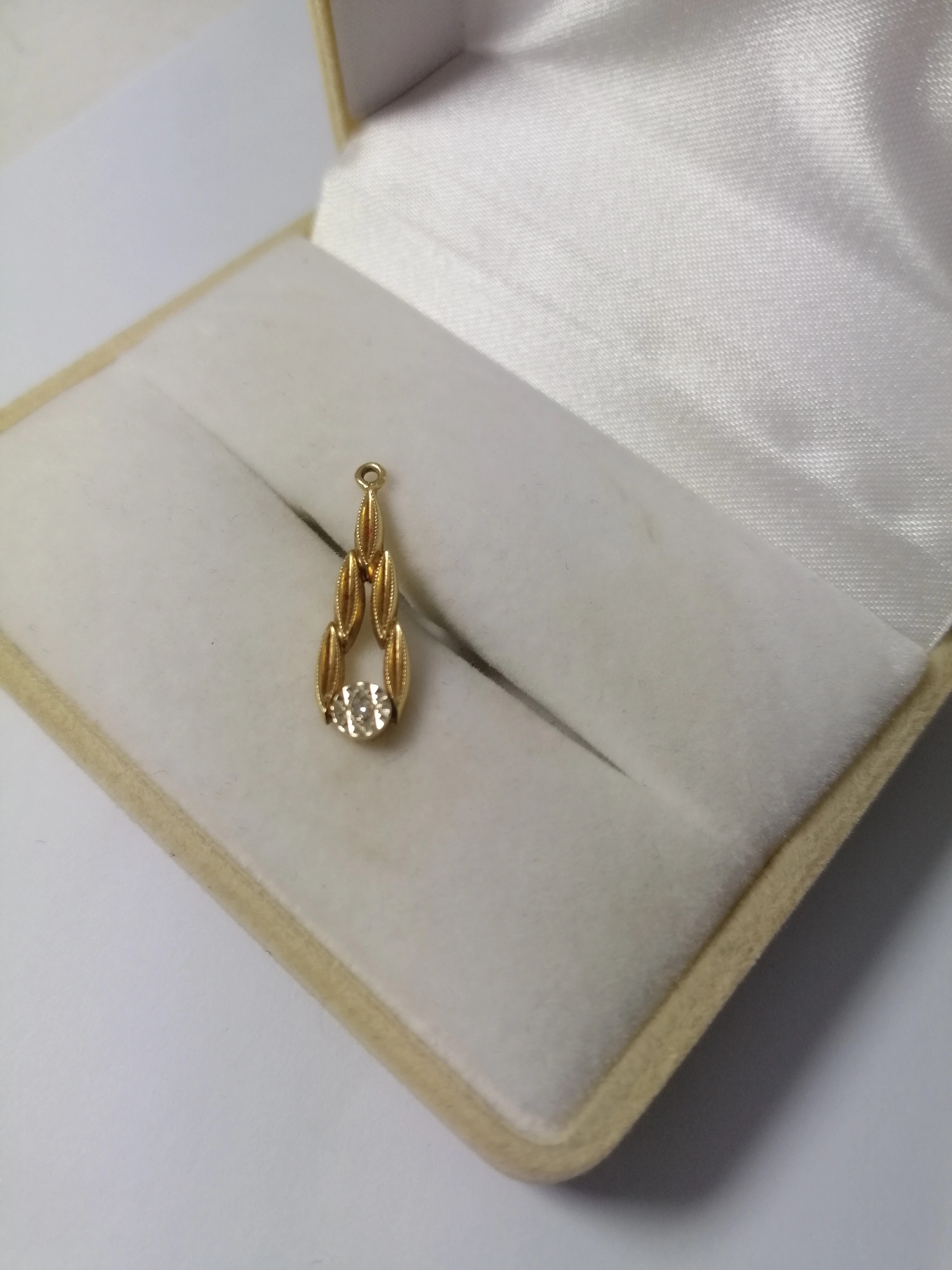 zlota-zawieszka-z-diamentem-111g585-certyfikat-material-15835-2