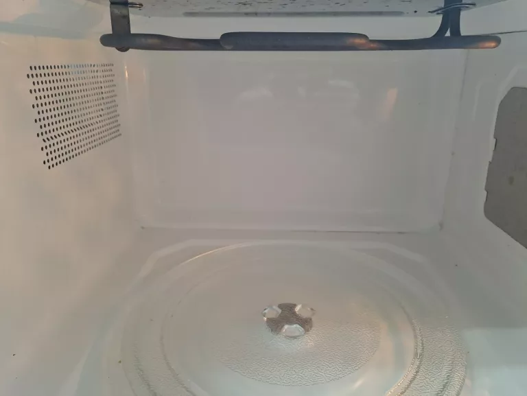 KUCHENKA MIKROFALOWA WOLNOSTOJĄCA WHIRLPOOL MWP 304 M GRILL 1050 W
