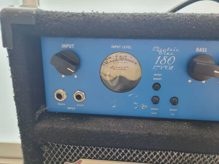 WZMACNIACZ COMBO GITAROWY ASHDOWN EB 15-180 EVO II