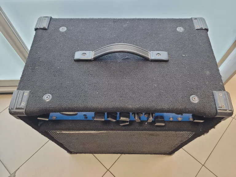 WZMACNIACZ COMBO GITAROWY ASHDOWN EB 15-180 EVO II