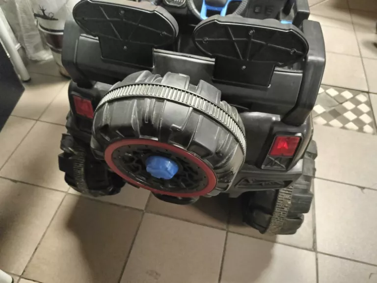 AUTO NA AKUMULATOR DLA DZIECI 4X4 PILOT ZASILACZ