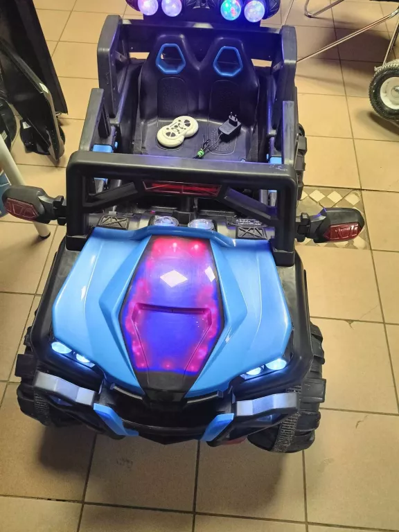 AUTO NA AKUMULATOR DLA DZIECI 4X4 PILOT ZASILACZ