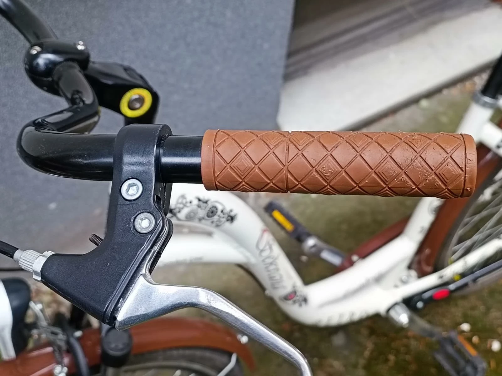 rower-damski-retro-sekwana-rodzaj-przerzutki-wewnetrzna-w-piascie