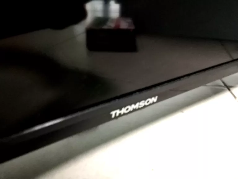 TELEWIZOR THOMSON 32HD3301 32' + PILOT BEZ KLAPKI BATERII