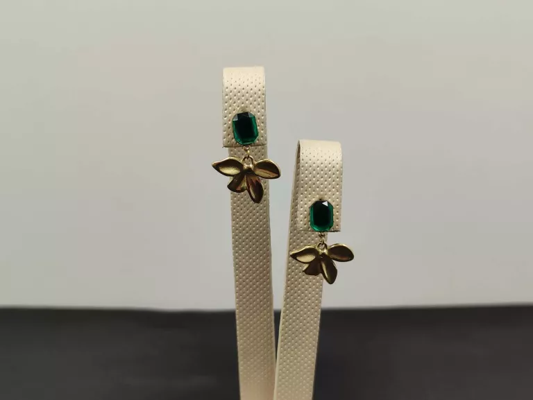 kolczyki-z-stali-pozlacanej-kwiatki-z-zielona-cyrkonia-rodzaj-2205-16