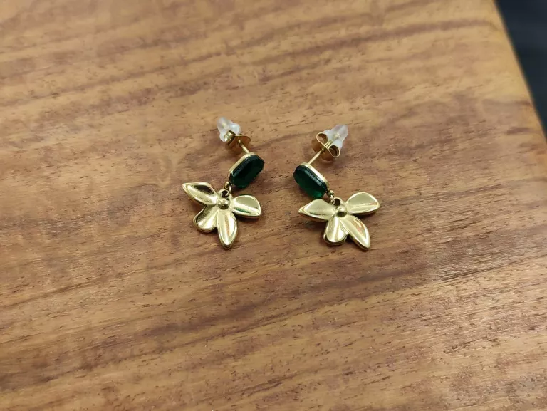 kolczyki-z-stali-pozlacanej-kwiatki-z-zielona-cyrkonia-stan-11323-1