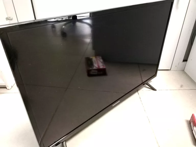 TELEWIZOR THOMSON 32HD3301 32' + PILOT BEZ KLAPKI BATERII