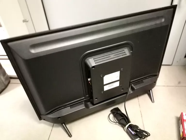 TELEWIZOR THOMSON 32HD3301 32' + PILOT BEZ KLAPKI BATERII