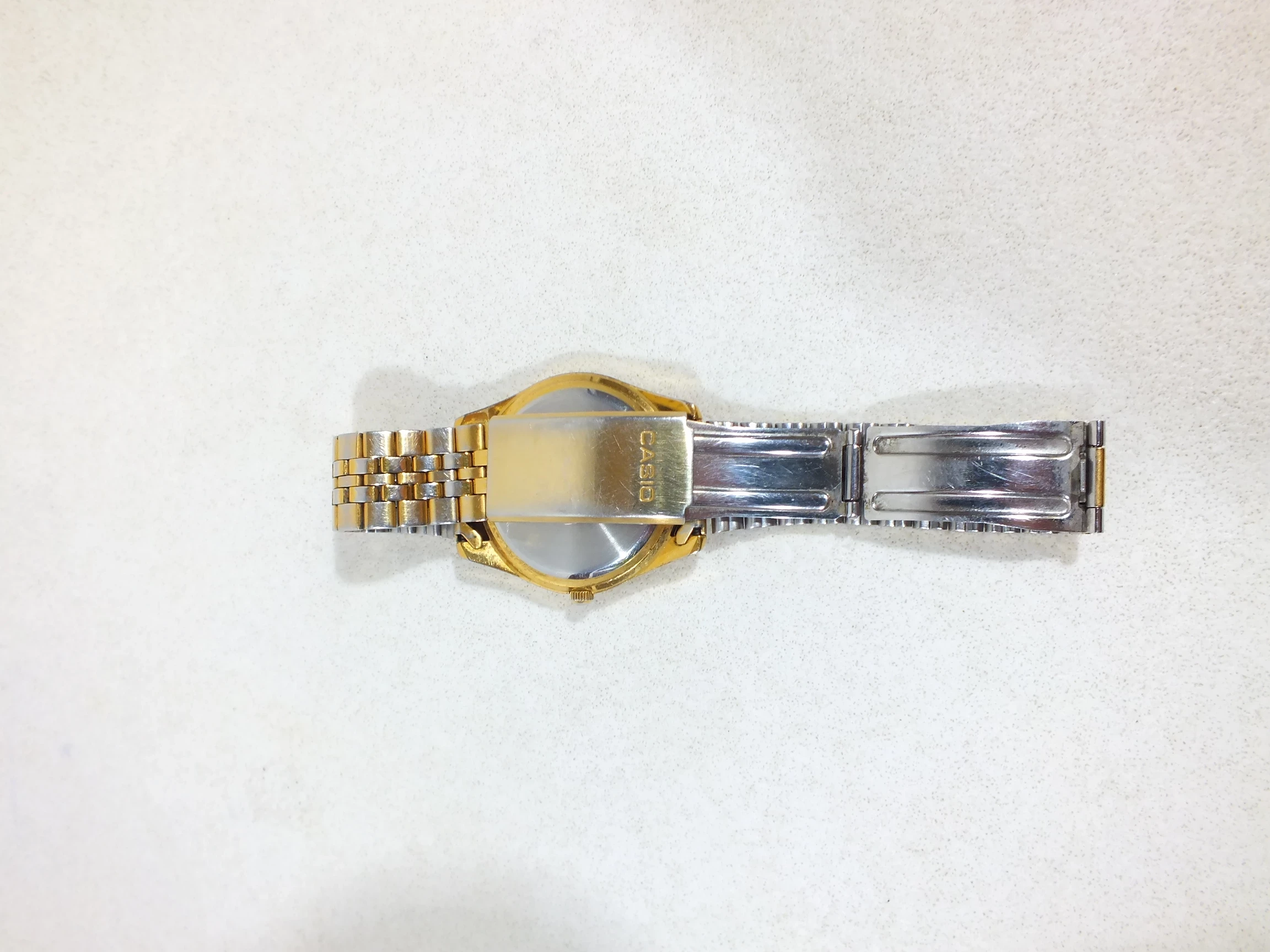 casio-1330-ksztalt-koperty-okragla