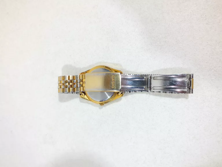 casio-1330-ksztalt-koperty-okragla