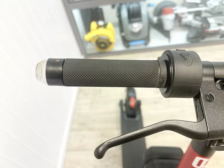 HULAJNOGA ELEKTRYCZNA FRUGAL CYBER CZARNA H102