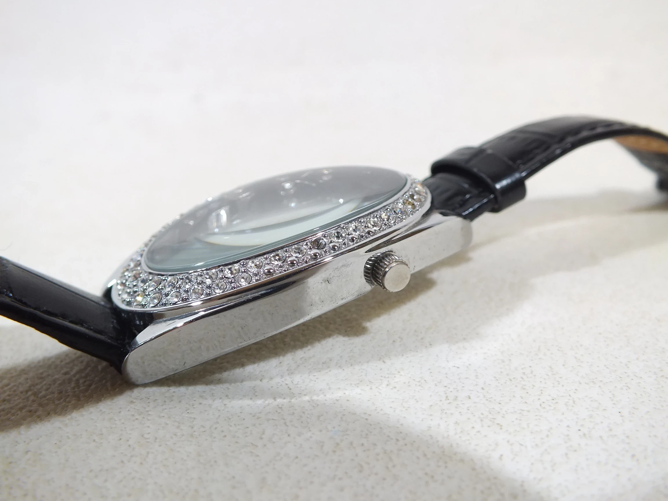 zegarek-g-rossi-00103a-na-czarnnym-pasku-04129a-ksztalt-koperty-kwadratowa