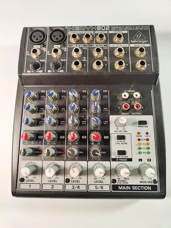 MIKSER BEHRINGER XENYX 802