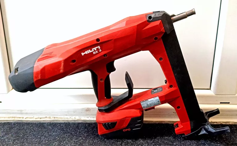 OSADZAK AKUMULATOROWY GWOŹDZIARKA HILTI BX 3-L