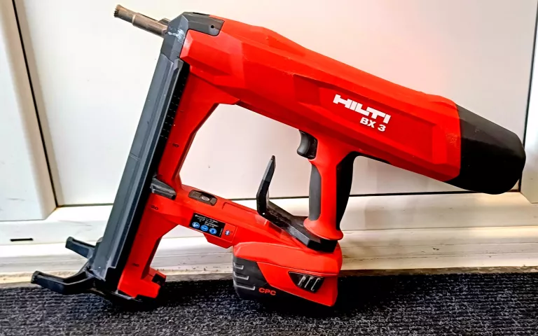 OSADZAK AKUMULATOROWY GWOŹDZIARKA HILTI BX 3-L