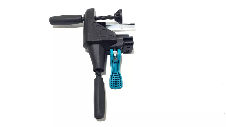 ZESTAW DO MONTAŻU OŚCIEŻNIC DRZWIOWYCH (3676000) WOLFCRAFT PRO