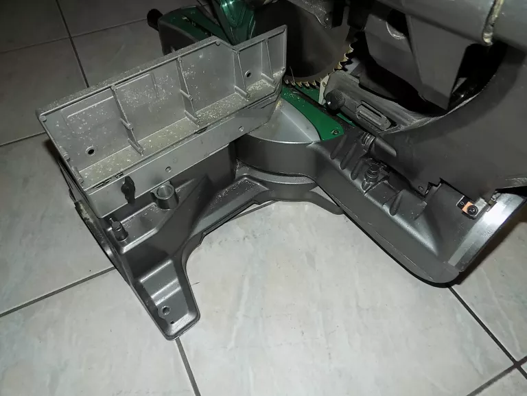 PILARKA STOŁOWA UKOŚNICA HIKOKI C12RSH2 1520W 305 MM