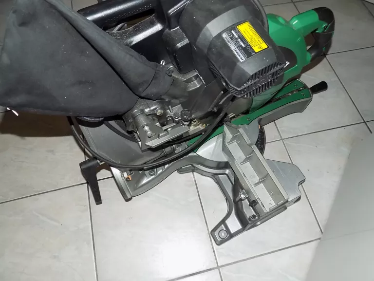 PILARKA STOŁOWA UKOŚNICA HIKOKI C12RSH2 1520W 305 MM