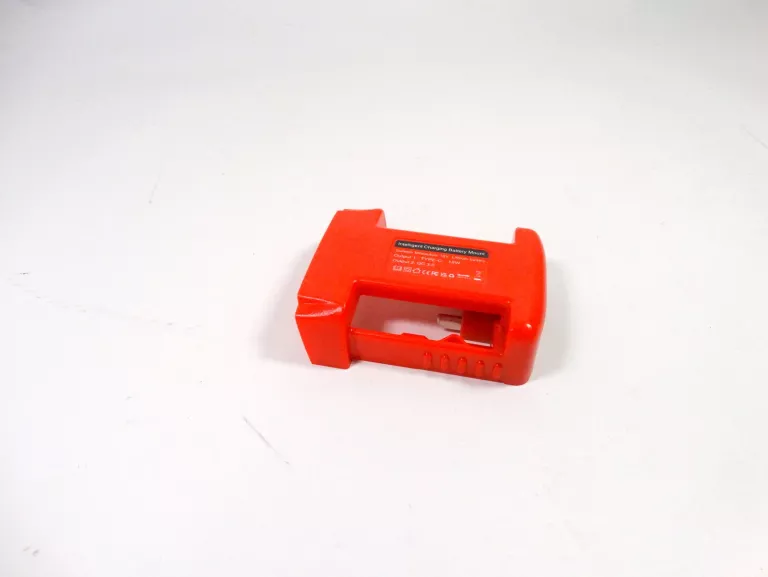 ADAPTER DO BATERII MILWAUKEE USB/C